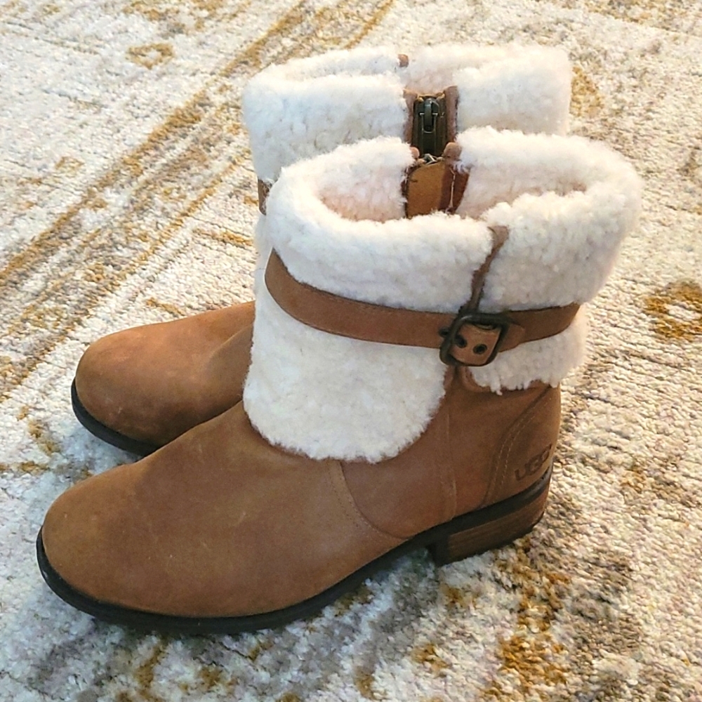 UGG WOMEN'S BLAYRE II BOOTS size 10